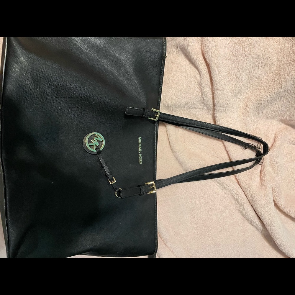 LARGE MK PURSE FOR SALE!!!